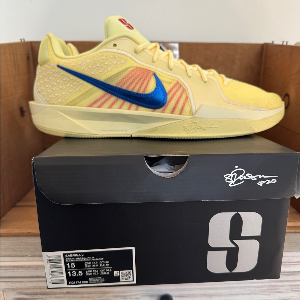*SOLD* Men’s Nike Sabrina 2 Athletic Basketball Sneakers Shoes Size 13.5 Yellow